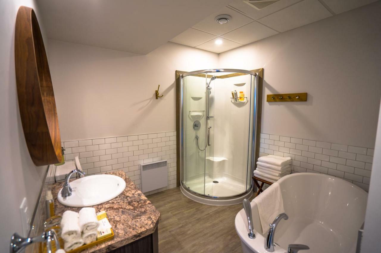 Le Bellevue Modern Lodge Wakefield Esterno foto